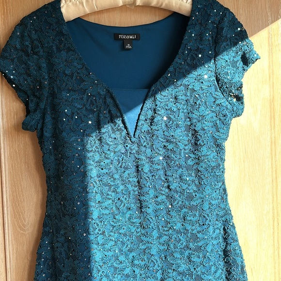 Teal Sparkly Roz & Ali Size 10 Fitted Dress Night Out Cocktail Formal Cap Sleeve - Picture 7 of 10